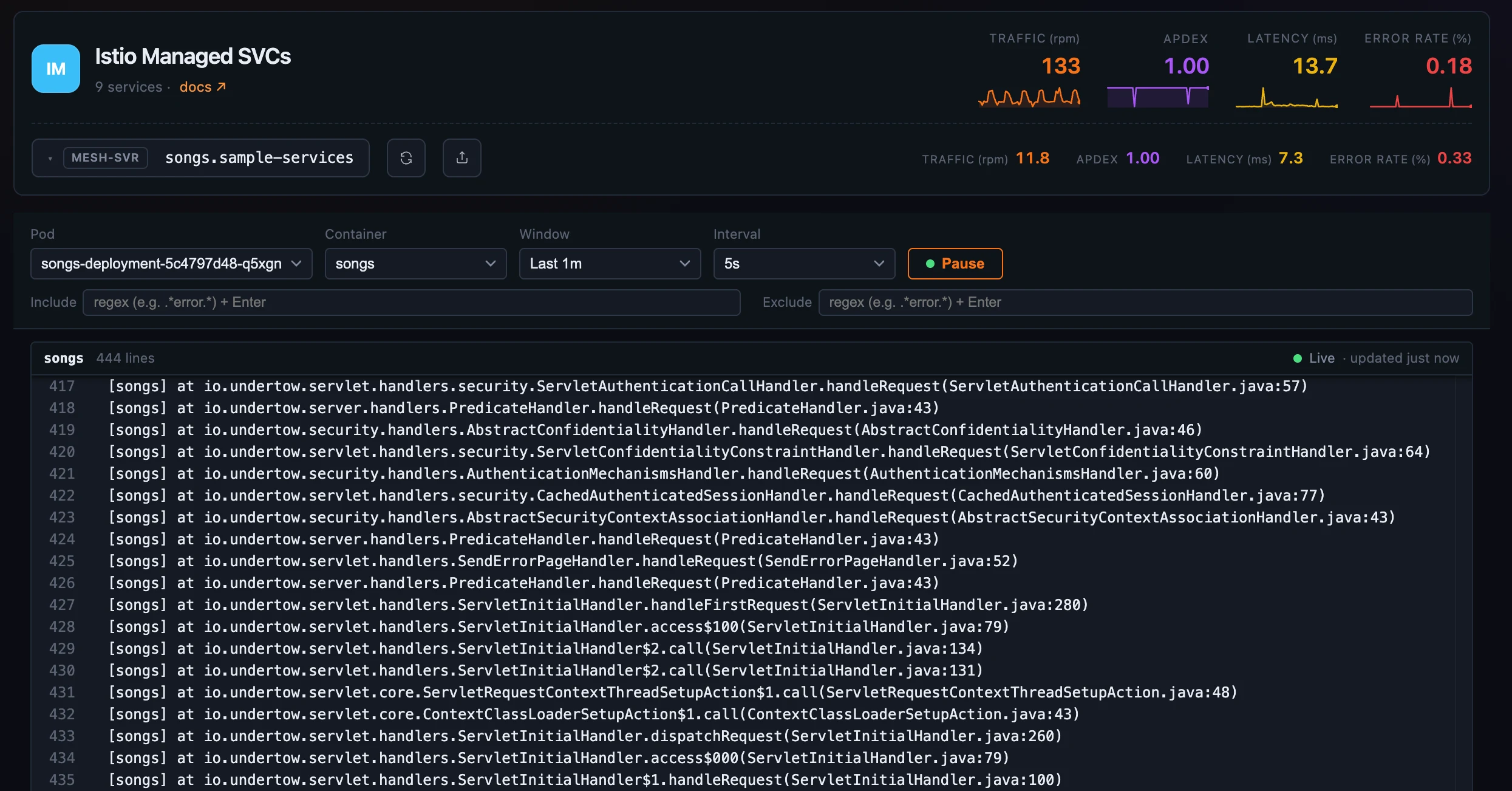 图 3：Pod Logs 标签页。pod 和 container 选择器、回看窗口和轮询间隔、live-indicator 状态条、Include/Exclude 正则标签，以及流式展示容器最近输出的只读日志窗口。